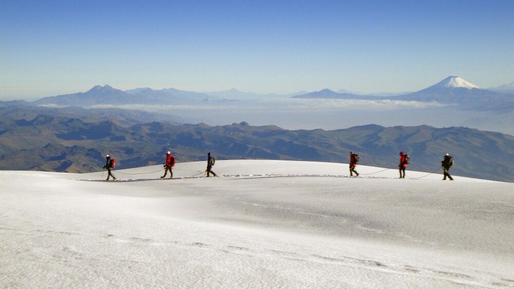 Aufstieg in Seilschaft am Chimborazo.